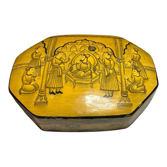 Vintage Kashmiri Hand Painted Paper Mache Lacquer Trinket Box Large